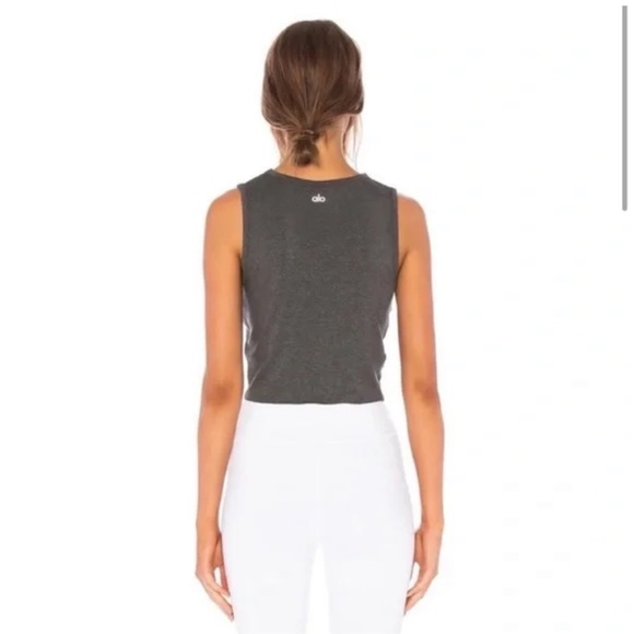 ALO Yoga Charcoal knotted cover tank size large - Picture 2 of 6